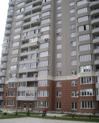 105,4 м2, евроремонт, 2 балкона застеклены, 2 санузла, натяжные потолки, 2 этаж . Академгородок. фото 2