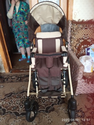 Детская кресло-коляска для детей с ограниченными возможностями. Пользовались мак. . фото 3