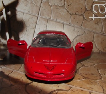 оллекционная модель
Pontiac FireBird 
1:32 (длина 15 см)
цвет - красный
фото. . фото 6