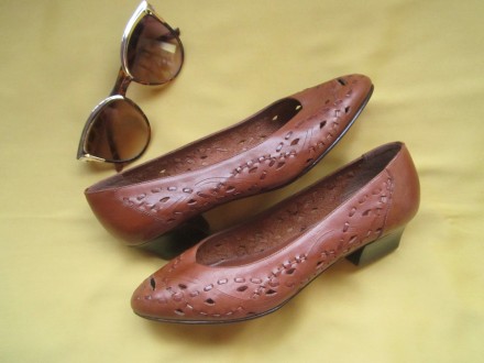 Качественные коричневые туфли с натуральной кожи,р.37 (23.5см) Бразилия. 
Ширин. . фото 2