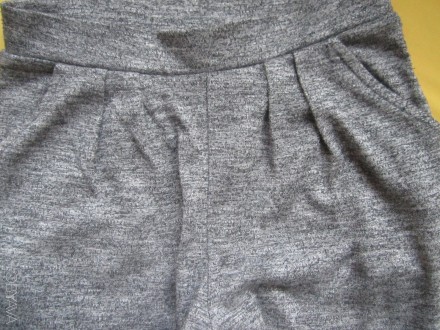 Трикотажные  штаны  на  манжете, р.128  на  8лет, Шри-Ланка, Next.
Цвет-серый.
. . фото 5