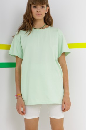 Женская футболка Stimma Сицидия. Модель в стиле оверсайз. Прямой фасон. Круглый . . фото 2