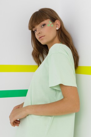 Женская футболка Stimma Сицидия. Модель в стиле оверсайз. Прямой фасон. Круглый . . фото 5