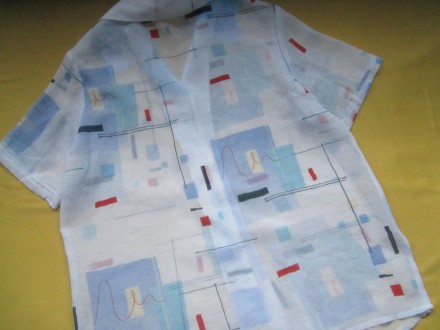 Нарядная тоненькая женская рубашка,блузка ,р.54.
Ткань жатая, белая  в  рисунка. . фото 8
