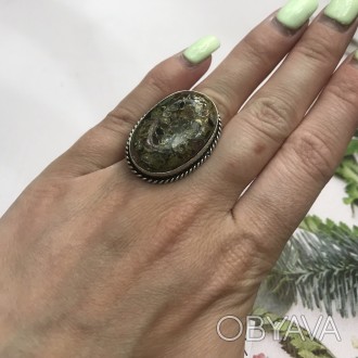 Шикарное кольцо с природным турмалином в серебре.
Размер 15,5.
размер камня - 21. . фото 1