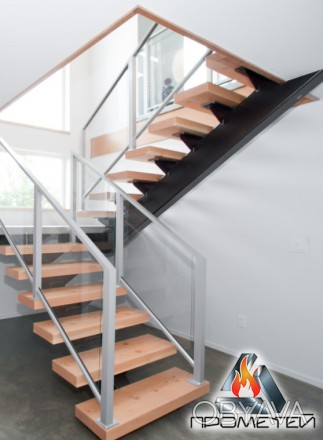 
Неординарное решение для дизайнерских лестниц
П-образная лестница на монокосоур. . фото 1