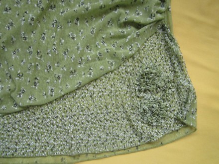 Красивый нарядный костюм,блузка и юбка,наш р.52 .
Цвет - оттенок зелёного с бел. . фото 6