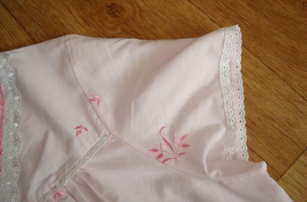 Красивая и нежная ночная рубашка нежно розового цвета вс вышивкой по всему полот. . фото 8