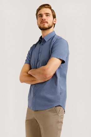 Мужская рубашка от известного бренда Finn Flare. Модель с коротким рукавом, сине. . фото 3