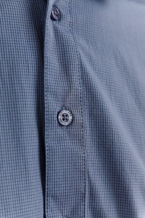 Мужская рубашка от известного бренда Finn Flare. Модель с коротким рукавом, сине. . фото 6