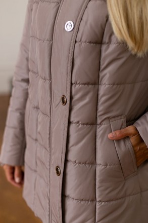 Женская зимняя куртка прямого кроя. Центральная застежка — молния, прирыта планк. . фото 6