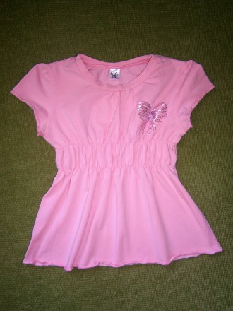 Цікава футболочка ніжно-рожевого кольору для дівчинки 8 років в ідеальному стані. . фото 2