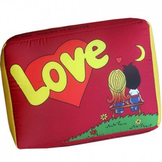Подушка в форме жвачки красная Love 34х25х12 см (LP_L003). Черновцы. фото 1 Подушка в форме жвачки красная Love 34х25х12 см (LP_L003). Черновцы. фото 1