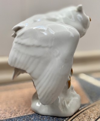 Редкая розентальская сова
Fр-деко, дизайн Э. Отто, ручная роспись белого фарфор. . фото 3