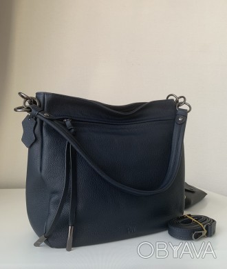 Классическая базовая модель кожаной сумки темно-синей женской с плечевым ремнем . . фото 1