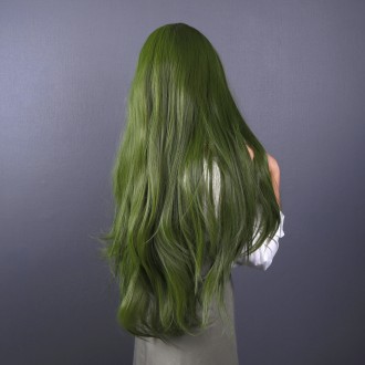 Парик зеленого цвета в оливковом оттенке с имитацией кожи головы из термоволос с. . фото 3