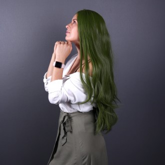 Парик зеленого цвета в оливковом оттенке с имитацией кожи головы из термоволос с. . фото 7