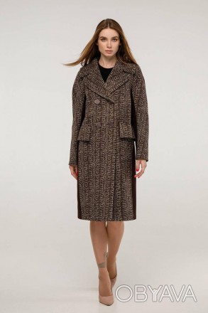 Пальто женское демисезонное, выполненное из двух видов шерстяной ткани прямого с. . фото 1
