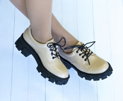 Туфли мартинсы бежевые стильные женские эко кожа на шнурках
Сезон: демисезонные . . фото 5