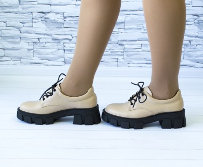 Туфли мартинсы бежевые стильные женские эко кожа на шнурках
Сезон: демисезонные . . фото 9