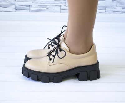 Туфли мартинсы бежевые стильные женские эко кожа на шнурках
Сезон: демисезонные . . фото 3