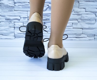 Туфли мартинсы бежевые стильные женские эко кожа на шнурках
Сезон: демисезонные . . фото 7