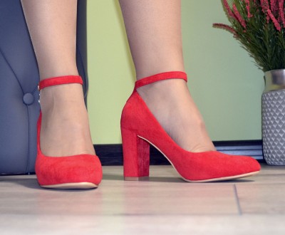 
Туфли лодочки с ремешком и застежкой красные на широком высоком каблуке эко зам. . фото 3