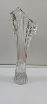 Продам вазу для цветов из стекла, оригинальной формы. Без сколов и трещин.. . фото 3