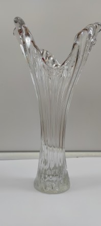 Продам вазу для цветов из стекла, оригинальной формы. Без сколов и трещин.. . фото 6