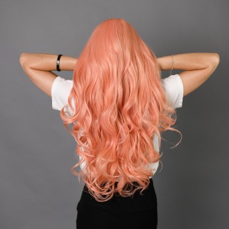 Пастельный парик персикового оттенка с имитацией кожи головы из термоволос с лок. . фото 7