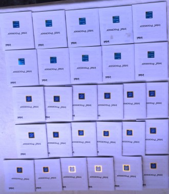 Наклейки или стикеры от боксовой комплектации Intel Pentium Gold.

В наличии 3. . фото 3
