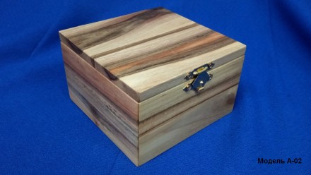 Скринька ручної роботи, виготовлена з натуральної деревини (волоський горіх). По. . фото 2