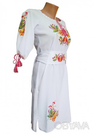 Женское вышитое платье в традиционном стиле
«Петриковская роспись» -. . фото 1