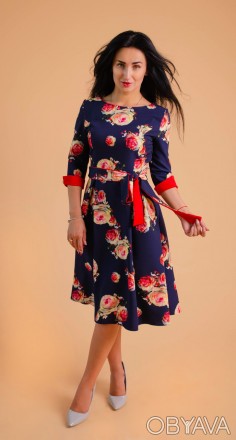 Стильное женское платье миди с ярким цветочным принтом. Верх платья - приталенно. . фото 1