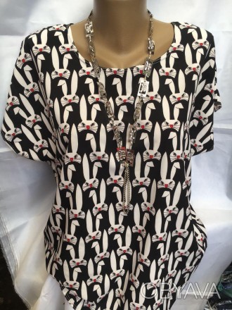 Жіноча блузка з коротким рукавом у принті нахабні зайці
 Модна жіноча блузка з м. . фото 1