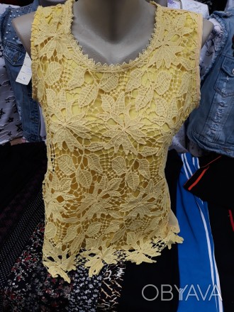 Блуза женская нарядная с кружевом спереди, сзади по спинке - шифон.
Размеры: 44 . . фото 1
