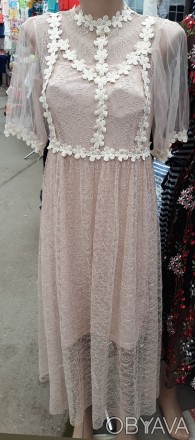 Гарне жіноче плаття з євросітки, прикрашене квітами з мережива.
Розміри: 44 46. . . фото 1