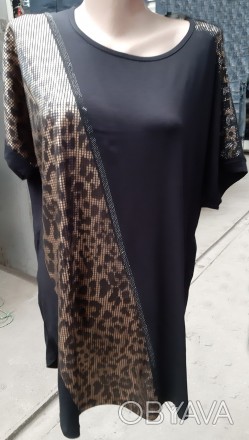 Женская летняя футболка нарядная однотонная черного цвета с леопардовыми вставка. . фото 1