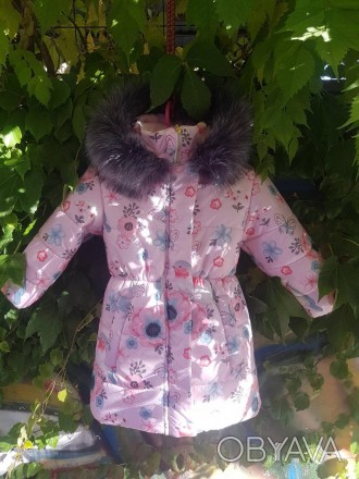 Куртка для девочки зимняя с принтом, мех на капюшоне отстегивается, по линии тал. . фото 1