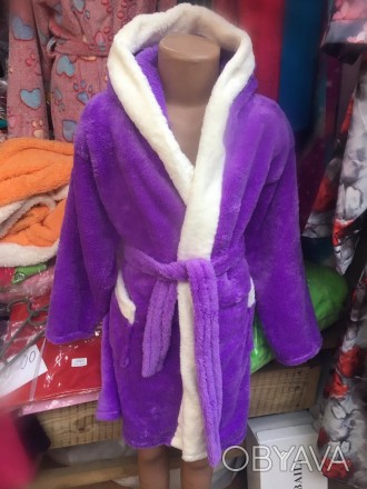 Дитячий теплий махровий халат з капюшоном, на вік 3 -4 роки.
Наявність кольорів . . фото 1