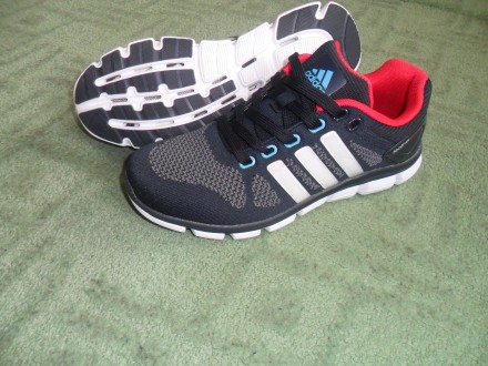 Продам мужские кроссовки Adidas 41 размера по стельке 26,5 см (Новенькие кроссов. . фото 3