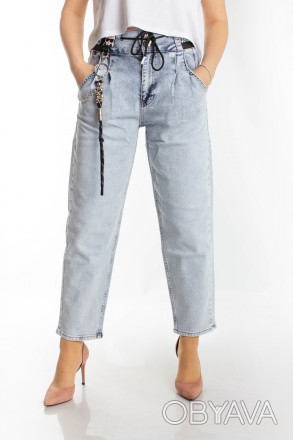 
Женские джинсы мом, производство Турция. Покрой свободный, ткань плотная, немно. . фото 1