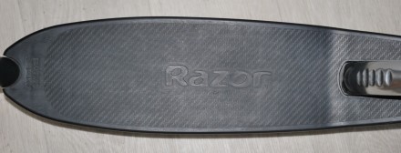 Продам б/у стильный городской самокат Razor Carbon Lux (USA) для любителей быстр. . фото 9