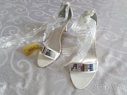 Другую летнюю обувь нашего магазина смотрите ЗДЕСЬ
Босоножки на каблуке для свад. . фото 1