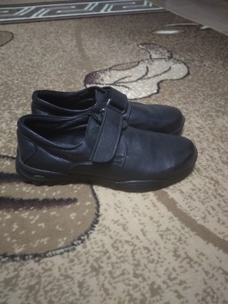 Туфли  кожаные чёрного цвета с кожаной стелькой внутри,   на липучке, размер 38,. . фото 2