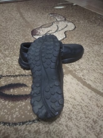 Туфли  кожаные чёрного цвета с кожаной стелькой внутри,   на липучке, размер 38,. . фото 5