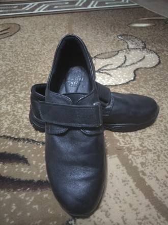 Туфли  кожаные чёрного цвета с кожаной стелькой внутри,   на липучке, размер 38,. . фото 3