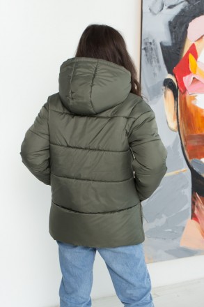 Стильная зимняя куртка свободного силуэта. Изготовлена из плотной плащевки Лаке,. . фото 3