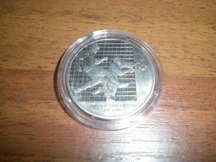 юбилейные монеты Украины 2 гривны в.12.84.д.31мм.т.50.000.год 2004.серия Спорт. . фото 3