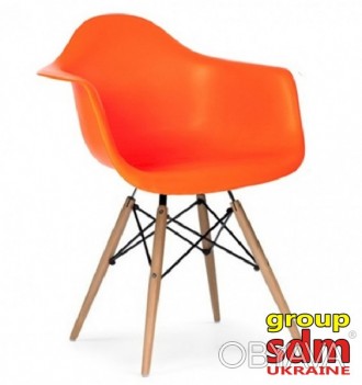  Кресло с пластиковым сиденьем, высокая спинка, удобная форма сиденья, ножки дер. . фото 1